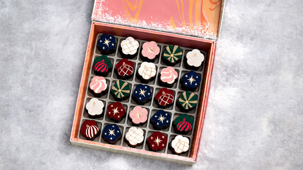 Christmas Trinkets Bon Bons Box of 25